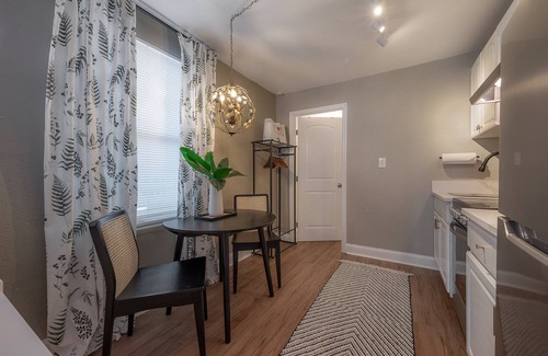 Egypt Lake-Leto Apartment | 2501 W North B St, Unit 8