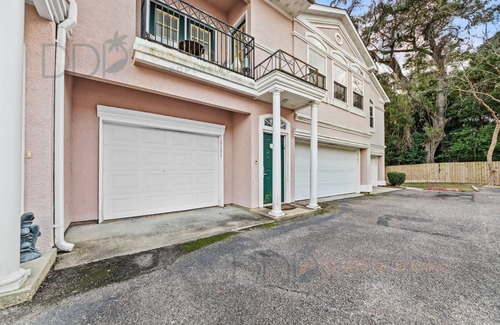 Biloxi Villa | 2504v Just a short walk to the beach!