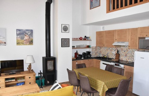 Pralognan-la-Vanoise Apartment | 250m from ski slopes, 1st floor, balcony, fireplace or stove, parking, tv, ski locker, 67m²