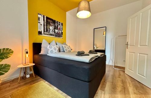 Sued Apartment | 250m Rhein - ruhig - Hbf - Boxspringbett - K-111-S