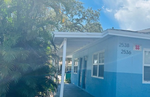 Tropic Apartment | 2538 Chic Studio Near Art District