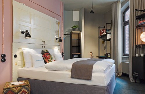 Altstadt Hotel | 25hours Hotel Altes Hafenamt