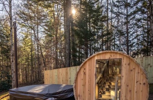 Fletcher Cabin | 25m To Biltmore Estate, Sauna & Stunning Views