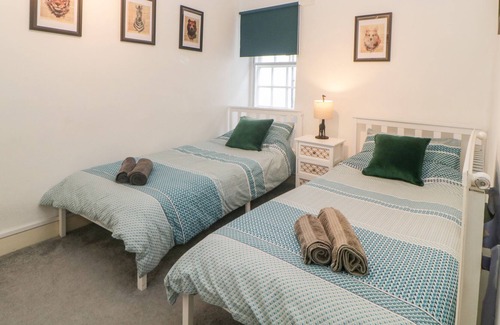 Tavistock Cottage | 26 KING STREET, pet friendly, with open fire in Tavistock