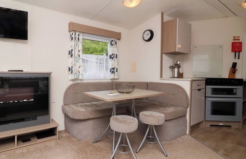 Combe Martin Cottage | 26 MANLEIGH PARK, pet friendly, with a garden in Combe Martin