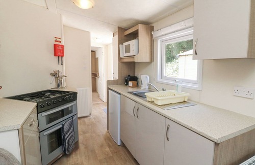 Combe Martin Cottage | 26 MANLEIGH PARK, pet friendly, with a garden in Combe Martin