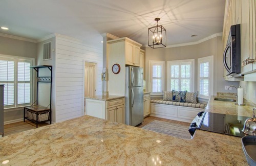 Ocean Point House | 26 Ocean Point by AvantStay | Beach Home w/Amazing Views & Community Pool!