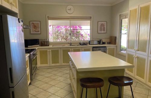 Exmouth House | 26 Tambor Drive - Pool and Pet Friendly