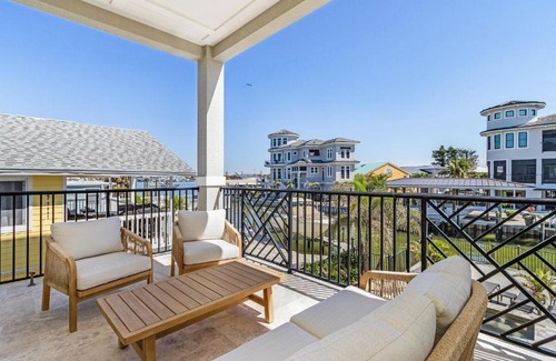 Fort Myers Beach House | 260 Coastal Luxe Retreat- 5BD 4,5BA, Pool & Spa, Water Views home