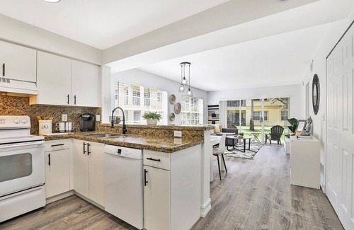 Boca Raton Apartment | 260A - Boca Retreat w/Pool, Parking, Near Evert Tennis & Shops