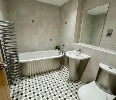 Cardiff City Centre Apartment | 267 Stylish 2 Bed Apartment City Centre Free Parking