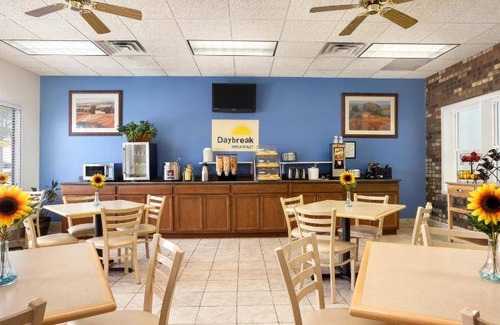 Oglesby Hotel | 27 m² Hotel ∙ 127 guests