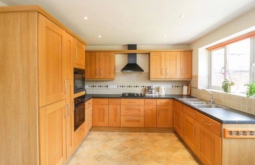 Christchurch House | 27 WICK LANE, family friendly, with a garden in Christchurch