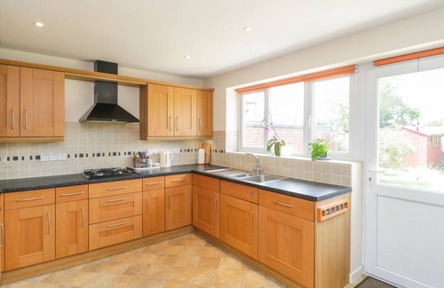 Christchurch House | 27 WICK LANE, family friendly, with a garden in Christchurch