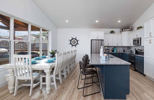 Indian Point House | 270 Sleeps 22, game rooms, pools, blackstone,VIEW