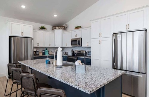 Indian Point House | 270 Sleeps 22, game rooms, pools, blackstone,VIEW