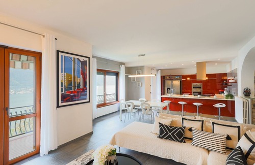 Faggeto Lario Apartment | 270 View
