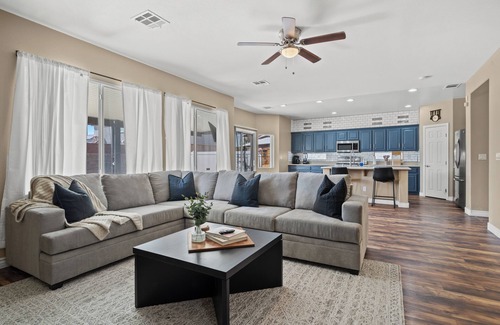 North Las Vegas House | 2700sqft/Heated Pool, Hot Tub. 15min to Strip!
