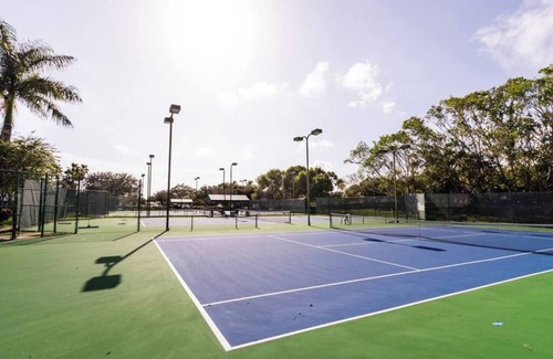 Boca Raton Apartment | 270B - Boca Retreat w/Pool, Parking, Near Evert Tennis & Shops