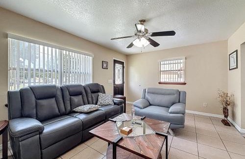 Tampa House | 2737 Bel Aire Circle