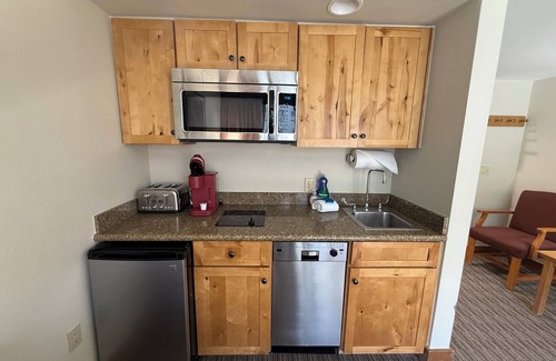 Crested Butte Apartment | 279-281 Base area 2 room 2 bath unit sleeps 6 Mt. Crested Butte