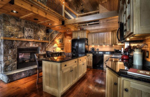 Rangeley House | 🐾28 Bunker Ave - Shared waterfront and access to Rangeley Lake, dog friendly