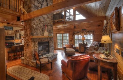Rangeley House | 🐾28 Bunker Ave - Shared waterfront and access to Rangeley Lake, dog friendly