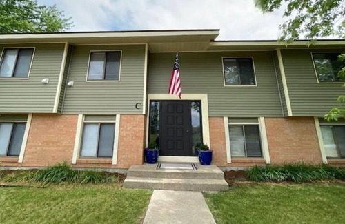 Traverse City Apartment | 28 North Extended Stay Suites! pickleball, hot tubs and game room + pool tables