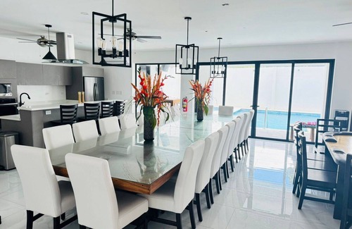 Jaco Resort | 28 ROOM ALL-INCLUSIVE VIP MEGA LUXURY RESORT : 2 House Combo/Chef/Gym/Beach