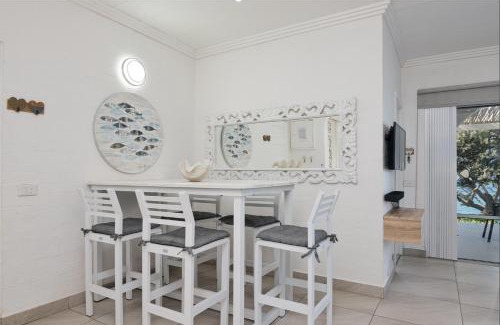 Shaka's Rock Apartment | 28 Thira, Santorini,Ballito