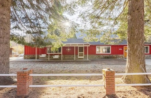 Camp Nelson House | 2800 sq. Foot, Scenic Mountain View, National Forest, 1 story, Family & Pets
