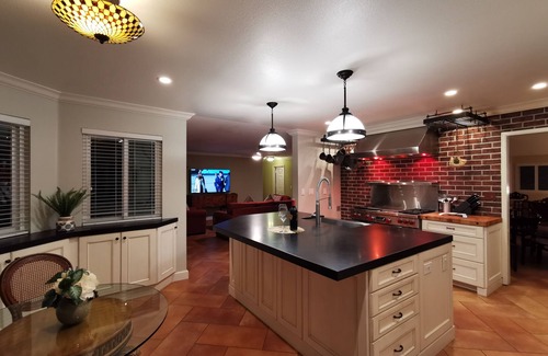 Vallejo House | 2800sqft Luxurious home with bay view private pool near SF & NAPA