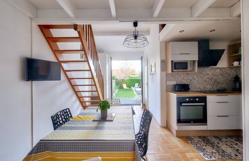 Saint-Vincent-sur-Jard Ski Chalet | 280m from the beach - Pool - Sleeps 4