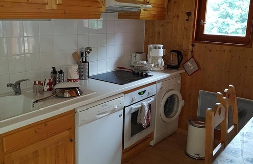 Valloire Apartment | 280m from ski slopes, 3rd floor, balcony, parking, tv, ski locker, 48m², Valloire
