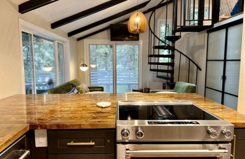 Kodiak Cabin | 2889 Pruitt Lane - The Shoreline Cabin - An Authentic Alaskan Retreat