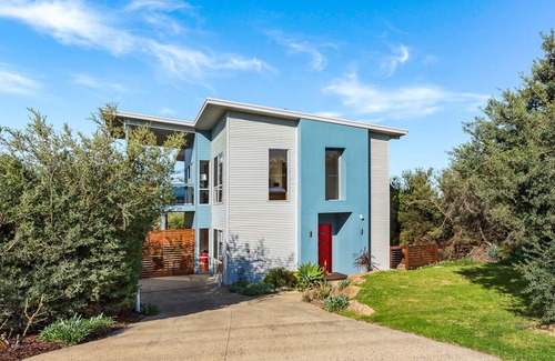 Middleton House | 29 Hero Ave - Ocean Views - Wi-Fi - Family