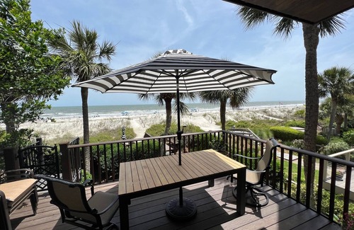 Beach Lagoon House | 29 Turtle Lane Club: BESTNEST by Beverly Serral OCEANFRONT