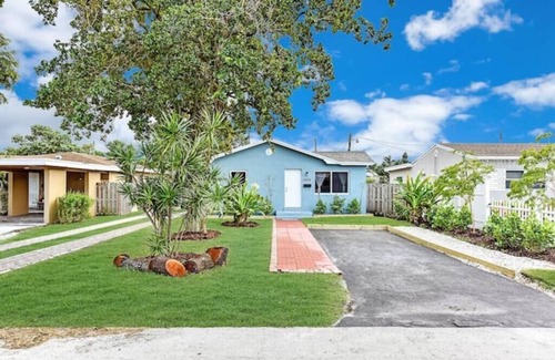 Highland Garden Villa | 2908 Hollywood in Hollywood