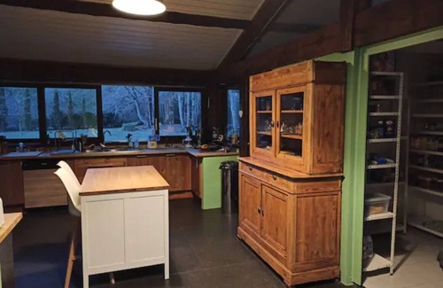 Saint-Medard-en-Jalles House | 290m2 building with covered swimming pool 30min from the beaches