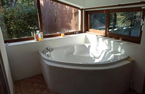 Saint-Medard-en-Jalles House | 290m2 building with covered swimming pool 30min from the beaches