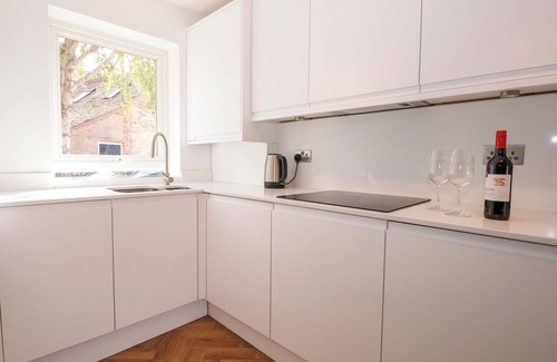 Langstone Cottage | 2A THE MEWS, family friendly, character holiday cottage in Langstone