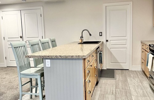 West Jordan Apartment | 2B/1B Basement Apt Near Jordan Landing - Flexible Check-in/out! Sleeps 6