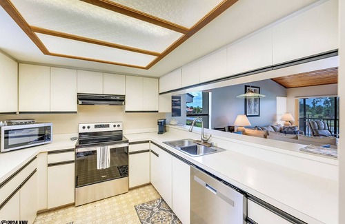 Biggar Condo | 2B/2B EAGLE RIDGE GOLF CLUB CONDO! POOL! NEAR BEACHES!