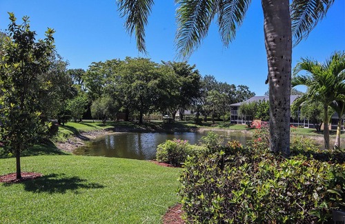 Imperial Golf Estates Condo | 2B/2B FABULOUS WATERFRONT NAPLES CONDO! ABBEY ON THE LAKE