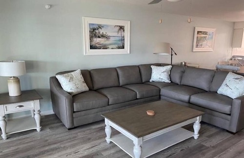 Siesta Key Resort | 2B/2B Siesta Key Gulf-FRONT Condo-Spectacular Views-private beach-7 night min
