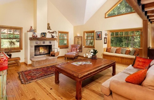 Snowmass Village House | 2B Loft Riverfront House on 2 Acres with Amazing Views minutes from Aspen