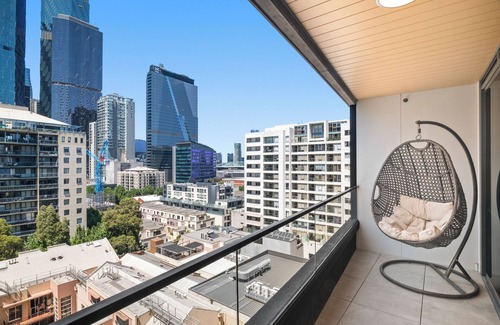Melbourne Central Business District Apartment | 2B2B Luxury @Flagstaff Gardens with Parking Pool & Gym