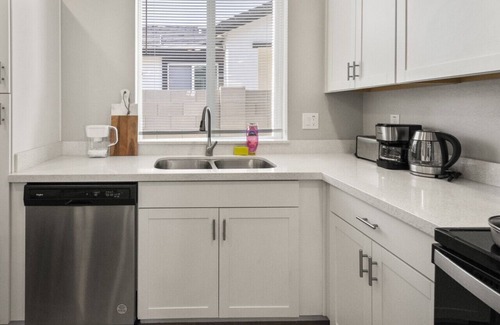 Glendale Apartment | 2B2B Restful Escape New Pool & Free Parking