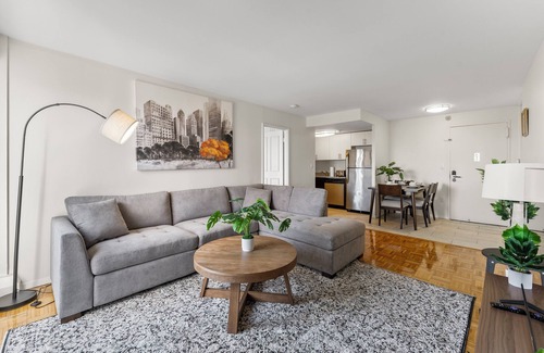 Longwood Apartment | 2bd/1.5ba Next to BU 3791