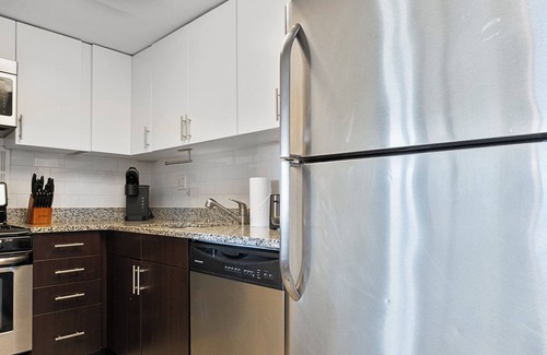 Longwood Apartment | 2bd/1.5ba Next to BU 3791